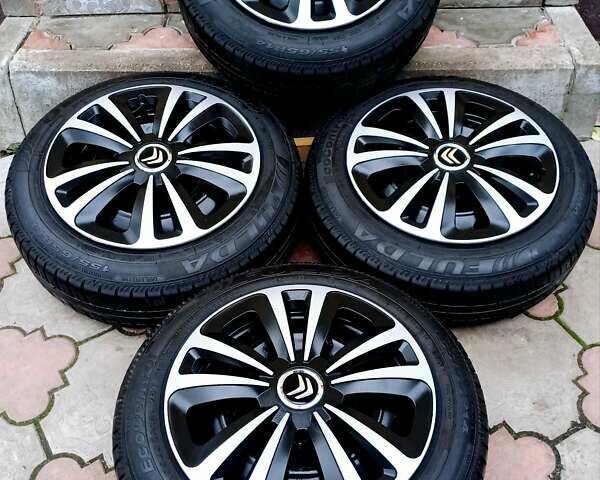 Красный Ситроен С1, объемом двигателя 1 л и пробегом 111 тыс. км за 6350 $, фото 49 на Automoto.ua