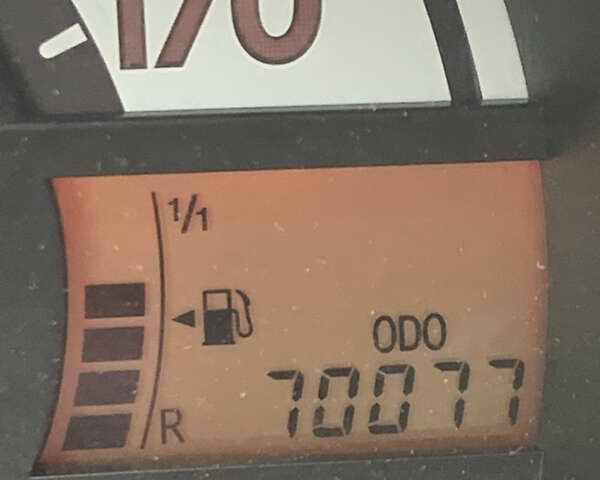 Красный Ситроен С1, объемом двигателя 1 л и пробегом 71 тыс. км за 5200 $, фото 4 на Automoto.ua