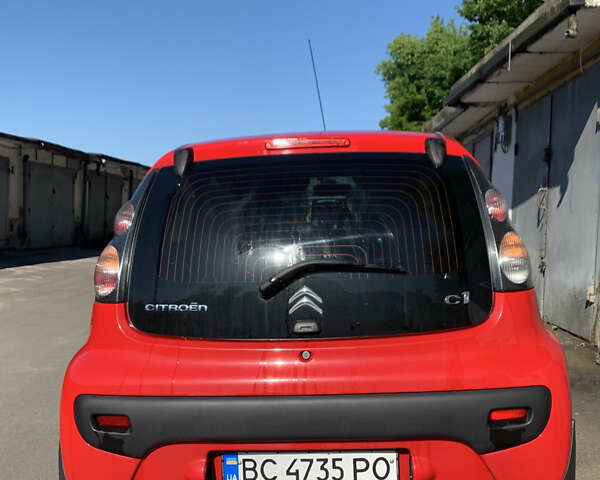 Красный Ситроен С1, объемом двигателя 1 л и пробегом 71 тыс. км за 5200 $, фото 1 на Automoto.ua