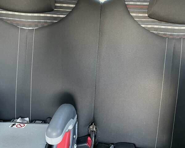 Червоний Сітроен С1, об'ємом двигуна 1 л та пробігом 128 тис. км за 6000 $, фото 11 на Automoto.ua