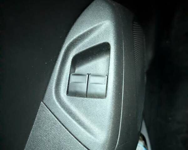 Красный Ситроен С1, объемом двигателя 1 л и пробегом 34 тыс. км за 7300 $, фото 18 на Automoto.ua