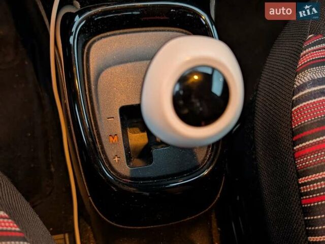 Красный Ситроен С1, объемом двигателя 1 л и пробегом 34 тыс. км за 7300 $, фото 19 на Automoto.ua