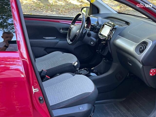 Красный Ситроен С1, объемом двигателя 1 л и пробегом 26 тыс. км за 11990 $, фото 19 на Automoto.ua