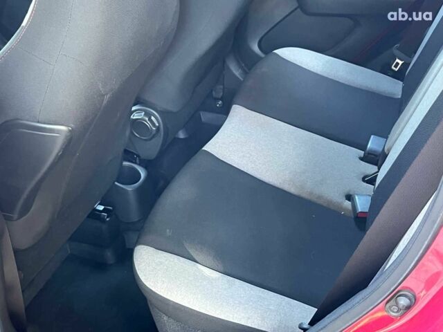 Красный Ситроен С1, объемом двигателя 1 л и пробегом 26 тыс. км за 11990 $, фото 26 на Automoto.ua