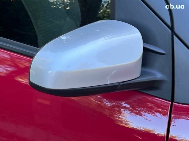 Красный Ситроен С1, объемом двигателя 1 л и пробегом 26 тыс. км за 11990 $, фото 17 на Automoto.ua