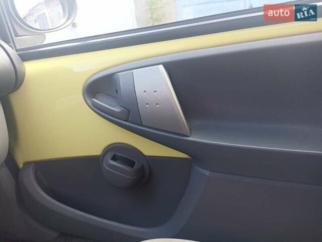 Желтый Ситроен С1, объемом двигателя 1 л и пробегом 150 тыс. км за 4350 $, фото 25 на Automoto.ua