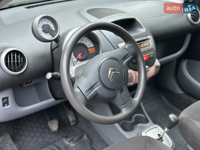 Серый Ситроен С1, объемом двигателя 1 л и пробегом 97 тыс. км за 3850 $, фото 5 на Automoto.ua