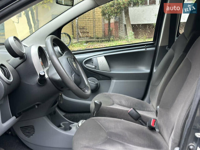 Серый Ситроен С1, объемом двигателя 1 л и пробегом 97 тыс. км за 4550 $, фото 7 на Automoto.ua