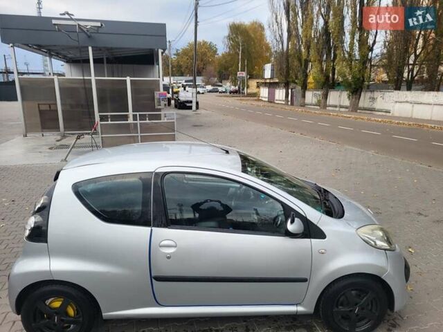 Серый Ситроен С1, объемом двигателя 1 л и пробегом 192 тыс. км за 4200 $, фото 4 на Automoto.ua