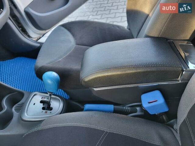 Серый Ситроен С1, объемом двигателя 1 л и пробегом 192 тыс. км за 4200 $, фото 20 на Automoto.ua