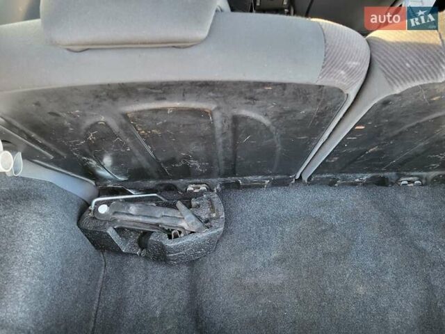 Серый Ситроен С1, объемом двигателя 1 л и пробегом 192 тыс. км за 4200 $, фото 17 на Automoto.ua