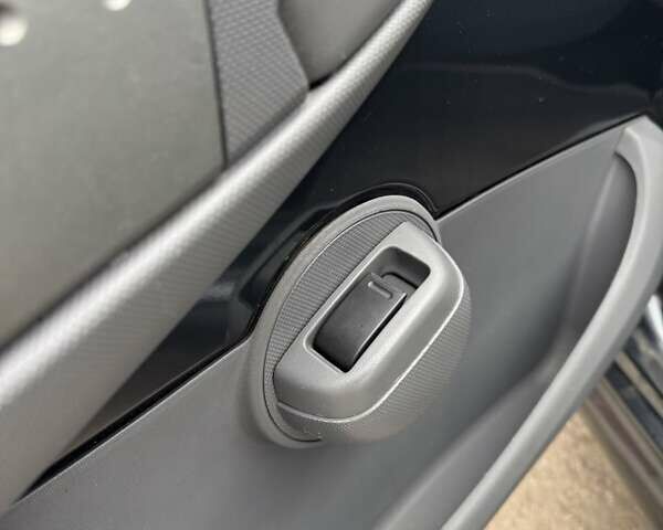 Серый Ситроен С1, объемом двигателя 1 л и пробегом 200 тыс. км за 4300 $, фото 20 на Automoto.ua