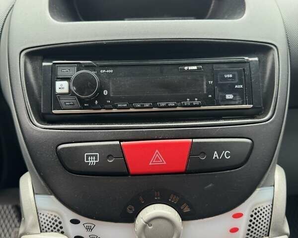 Серый Ситроен С1, объемом двигателя 1 л и пробегом 200 тыс. км за 4300 $, фото 21 на Automoto.ua