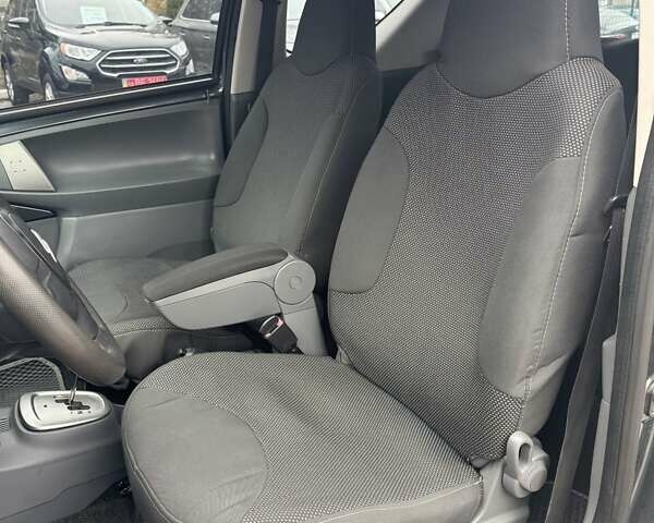 Серый Ситроен С1, объемом двигателя 1 л и пробегом 200 тыс. км за 4300 $, фото 15 на Automoto.ua