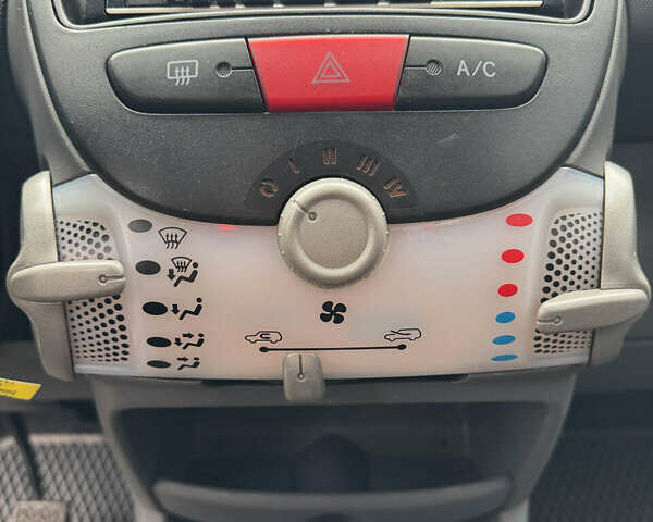 Сірий Сітроен С1, об'ємом двигуна 1 л та пробігом 200 тис. км за 4300 $, фото 14 на Automoto.ua