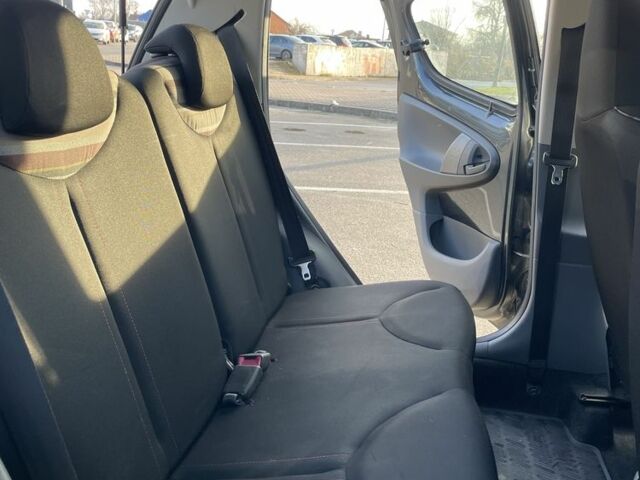 Серый Ситроен С1, объемом двигателя 1 л и пробегом 130 тыс. км за 6500 $, фото 5 на Automoto.ua