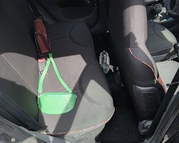 Серый Ситроен С1, объемом двигателя 1 л и пробегом 203 тыс. км за 4500 $, фото 7 на Automoto.ua