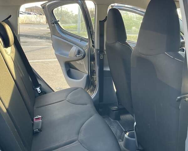 Серый Ситроен С1, объемом двигателя 1 л и пробегом 130 тыс. км за 6500 $, фото 6 на Automoto.ua