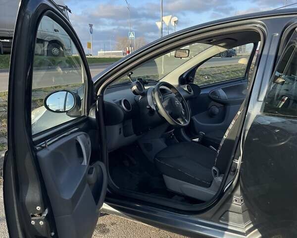 Серый Ситроен С1, объемом двигателя 1 л и пробегом 130 тыс. км за 6500 $, фото 15 на Automoto.ua