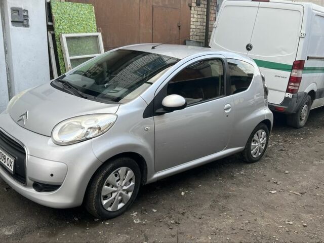 Серый Ситроен С1, объемом двигателя 1 л и пробегом 130 тыс. км за 5100 $, фото 4 на Automoto.ua