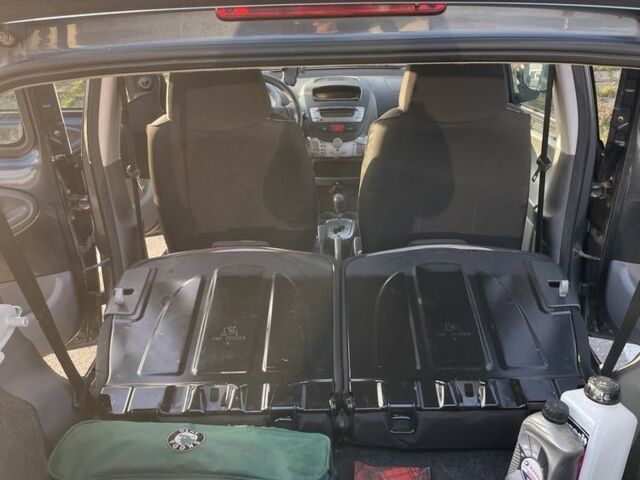 Серый Ситроен С1, объемом двигателя 1 л и пробегом 130 тыс. км за 6500 $, фото 10 на Automoto.ua