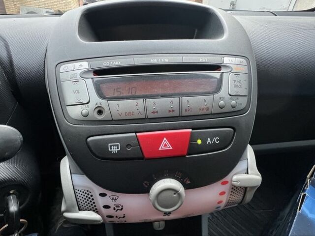 Серый Ситроен С1, объемом двигателя 1 л и пробегом 130 тыс. км за 5100 $, фото 7 на Automoto.ua