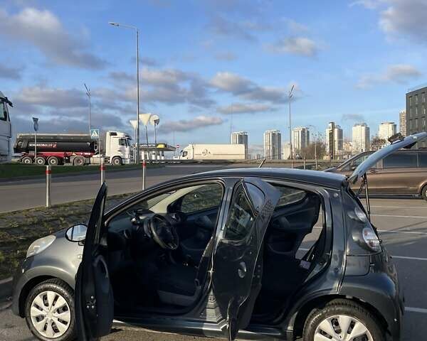 Серый Ситроен С1, объемом двигателя 1 л и пробегом 130 тыс. км за 6500 $, фото 10 на Automoto.ua