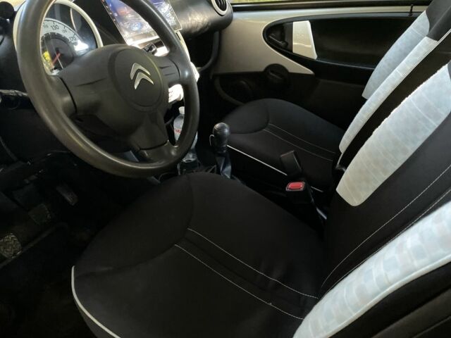 Серый Ситроен С1, объемом двигателя 1 л и пробегом 166 тыс. км за 4399 $, фото 17 на Automoto.ua