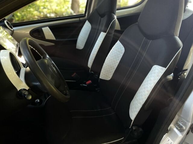 Серый Ситроен С1, объемом двигателя 1 л и пробегом 166 тыс. км за 4399 $, фото 18 на Automoto.ua