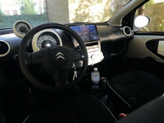 Серый Ситроен С1, объемом двигателя 1 л и пробегом 166 тыс. км за 4399 $, фото 16 на Automoto.ua