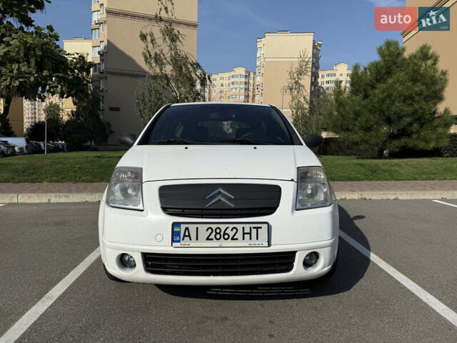 Белый Ситроен С2, объемом двигателя 1.4 л и пробегом 375 тыс. км за 2100 $, фото 1 на Automoto.ua