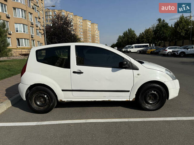Белый Ситроен С2, объемом двигателя 1.4 л и пробегом 375 тыс. км за 2100 $, фото 3 на Automoto.ua