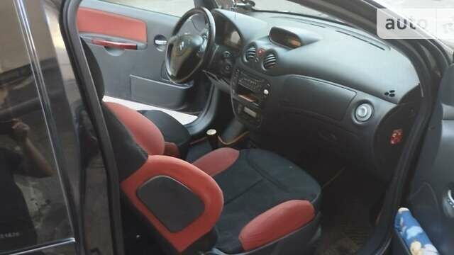 Черный Ситроен С2, объемом двигателя 1.4 л и пробегом 254 тыс. км за 5000 $, фото 30 на Automoto.ua