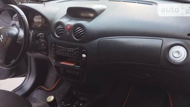 Черный Ситроен С2, объемом двигателя 1.4 л и пробегом 254 тыс. км за 5000 $, фото 21 на Automoto.ua