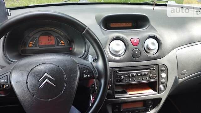 Черный Ситроен С2, объемом двигателя 1.4 л и пробегом 254 тыс. км за 5000 $, фото 17 на Automoto.ua