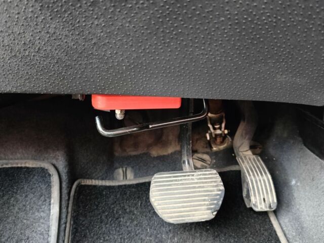 Черный Ситроен С2, объемом двигателя 1.4 л и пробегом 203 тыс. км за 3900 $, фото 6 на Automoto.ua