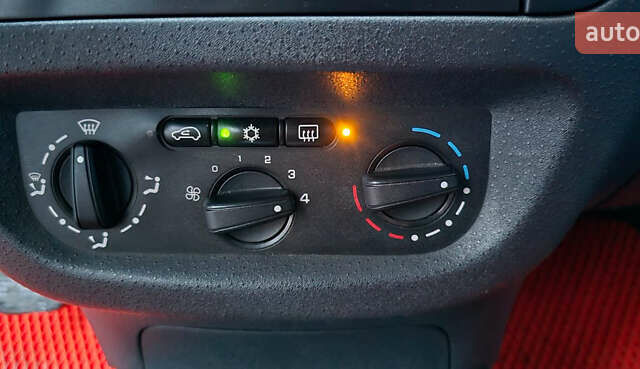 Чорний Сітроен С2, об'ємом двигуна 1.36 л та пробігом 267 тис. км за 2999 $, фото 9 на Automoto.ua