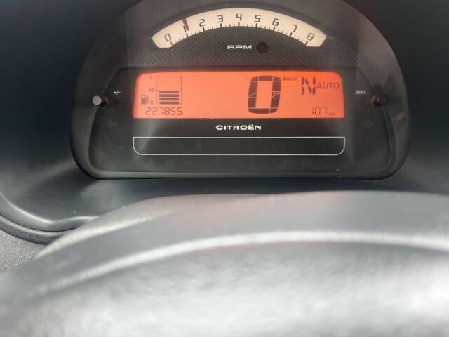 Красный Ситроен С2, объемом двигателя 1.4 л и пробегом 225 тыс. км за 3800 $, фото 16 на Automoto.ua