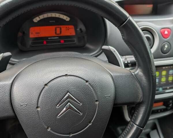 Червоний Сітроен С2, об'ємом двигуна 1.36 л та пробігом 194 тис. км за 3900 $, фото 2 на Automoto.ua