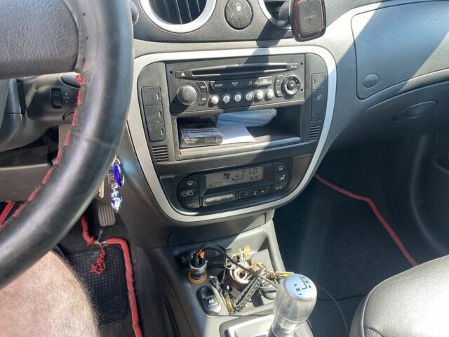 Красный Ситроен С2, объемом двигателя 1.4 л и пробегом 225 тыс. км за 3800 $, фото 7 на Automoto.ua