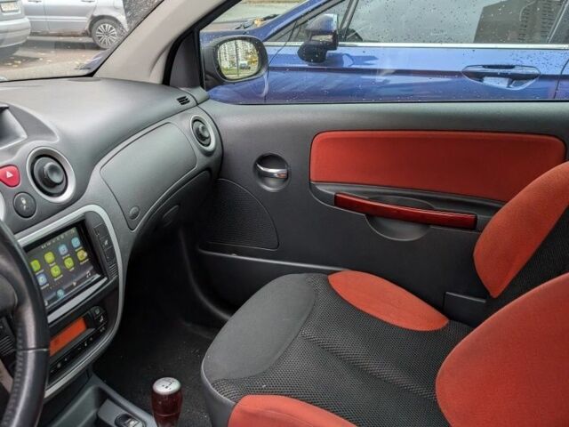 Красный Ситроен С2, объемом двигателя 1.4 л и пробегом 194 тыс. км за 3900 $, фото 5 на Automoto.ua