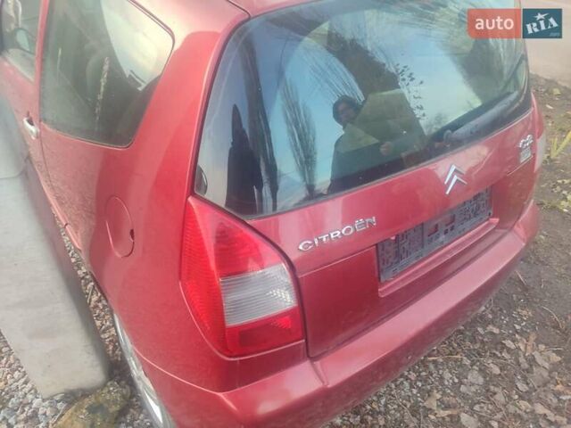 Красный Ситроен С2, объемом двигателя 1.6 л и пробегом 105 тыс. км за 2200 $, фото 2 на Automoto.ua