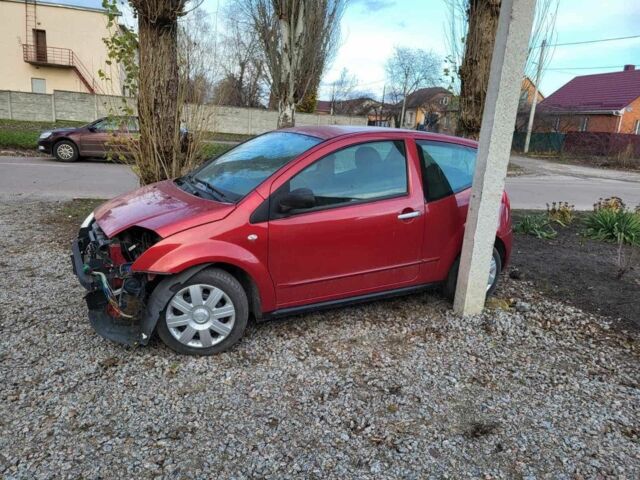 Красный Ситроен С2, объемом двигателя 1.6 л и пробегом 105 тыс. км за 2200 $, фото 2 на Automoto.ua