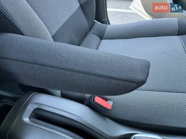 Білий Сітроен C3 Aircross, об'ємом двигуна 1.2 л та пробігом 63 тис. км за 13800 $, фото 17 на Automoto.ua