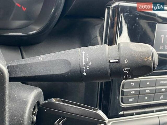 Белый Ситроен C3 Aircross, объемом двигателя 1.2 л и пробегом 87 тыс. км за 10990 $, фото 21 на Automoto.ua