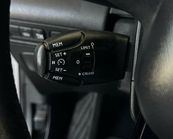 Білий Сітроен C3 Aircross, об'ємом двигуна 1.2 л та пробігом 77 тис. км за 17699 $, фото 4 на Automoto.ua