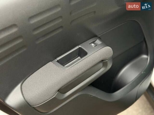 Белый Ситроен C3 Aircross, объемом двигателя 1.5 л и пробегом 58 тыс. км за 17500 $, фото 35 на Automoto.ua