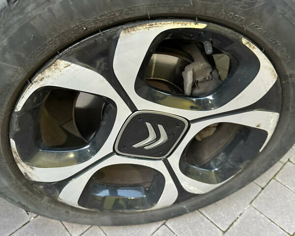 Красный Ситроен C3 Aircross, объемом двигателя 1.2 л и пробегом 85 тыс. км за 14000 $, фото 28 на Automoto.ua