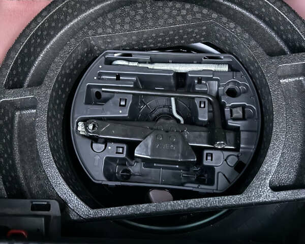 Красный Ситроен C3 Aircross, объемом двигателя 1.2 л и пробегом 85 тыс. км за 14000 $, фото 24 на Automoto.ua