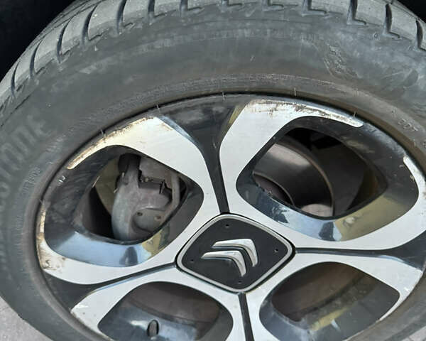 Красный Ситроен C3 Aircross, объемом двигателя 1.2 л и пробегом 85 тыс. км за 14000 $, фото 22 на Automoto.ua